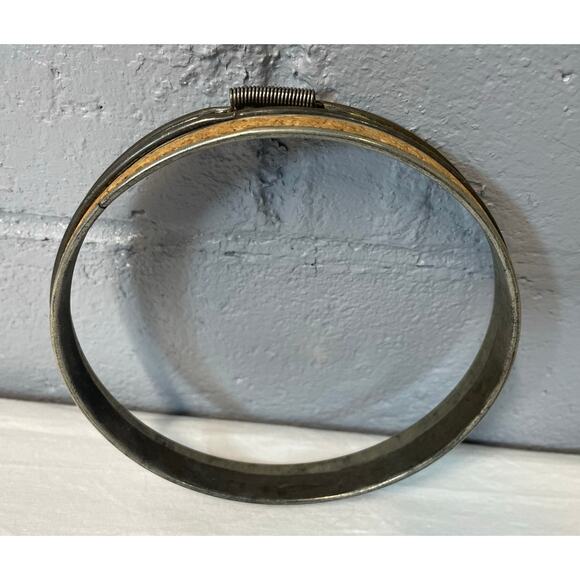 Vintage Metal Spring Tension Cork Lined Embroidery Hoop 5 Inch Crafting Sewing - Picture 7 of 11